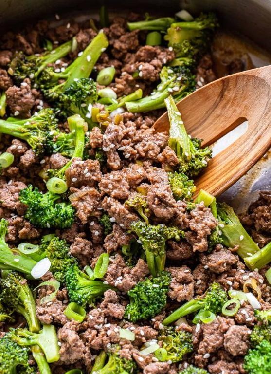 Teriyaki Ground Beef and Broccoli Skillet