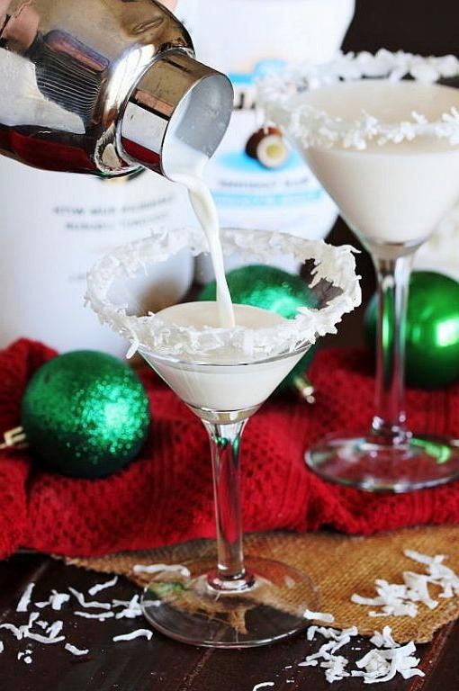 Toasted Coconut Snowball Cocktail