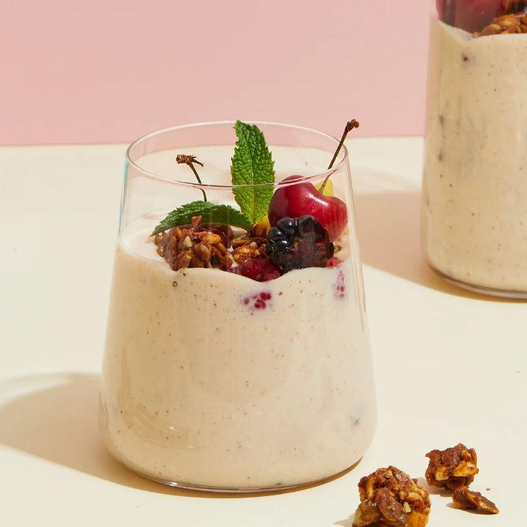 Vanilla Almond Oat Smoothie