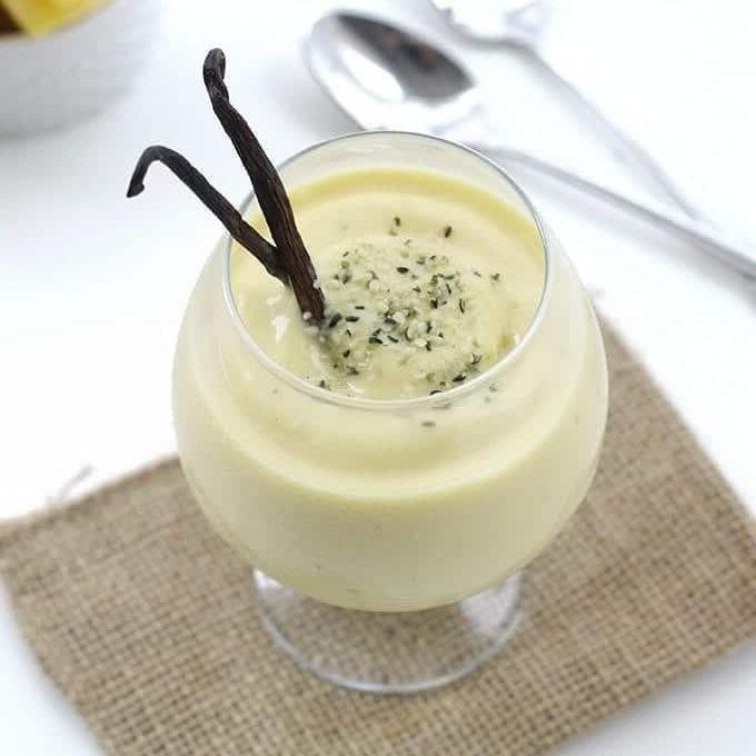 Vanilla Mango Almond Smoothie