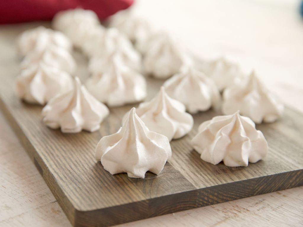 Vanilla Meringue Cookies