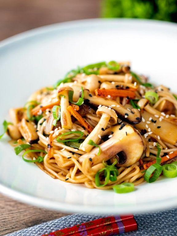 Vegan Mushroom Chow Mein