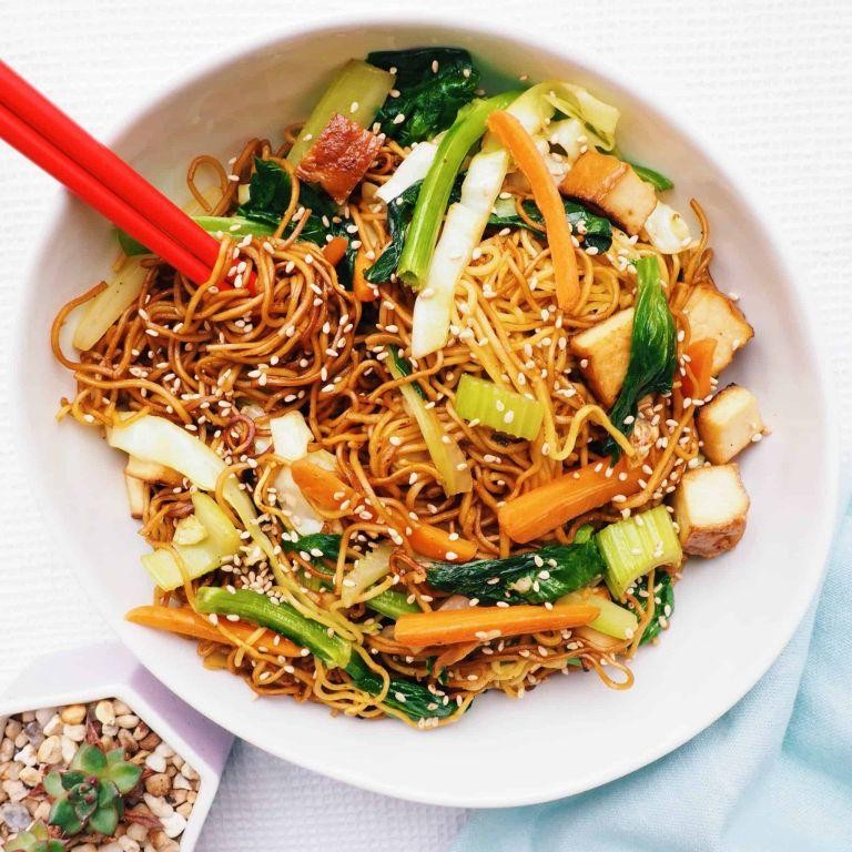 Vegetable Chow Mein with Tofu