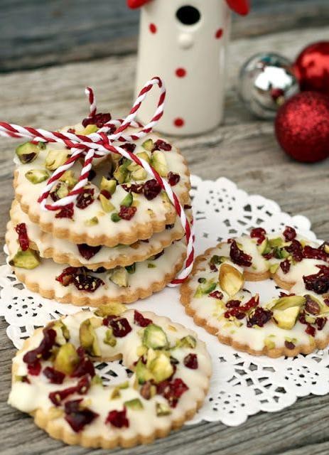 White Chocolate Cranberry Wreath Cookies