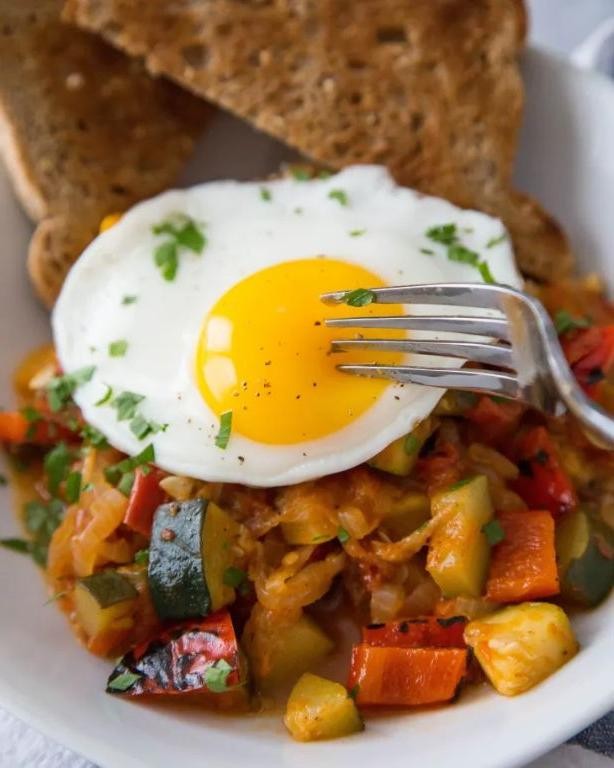 Zucchini and Egg Hash with Bell Peppers