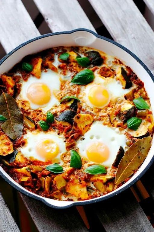 Zucchini and Egg Shakshuka with Tomatoes